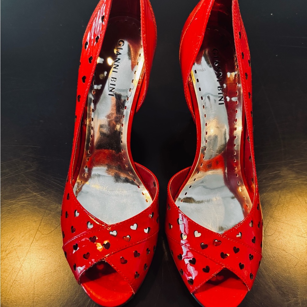 Gianni Bini Red Heart Heels 9.5 NWT